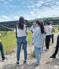 Visite de centrale solaire autour de Lyon avec des jeunes, organisé par CoopaWatt pour le programme Energy Shakers