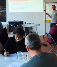 Animation d'un atelier auprès des bénévoles d'Un Deux Toits Soleil